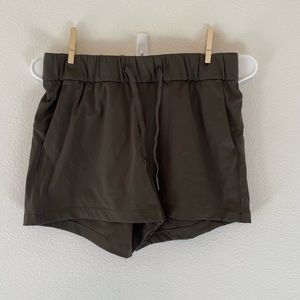 CRZ Yoga Casual Hiking Shorts (size small)